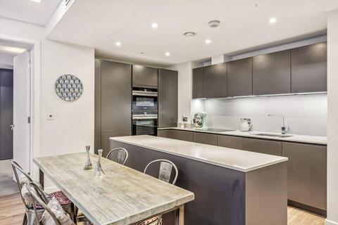 2 bedroom flat to rent, Satin House, Aldgate, London, E1