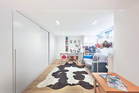 3 bedroom flat for sale, Belsize Avenue, Belsize Park, London, NW3