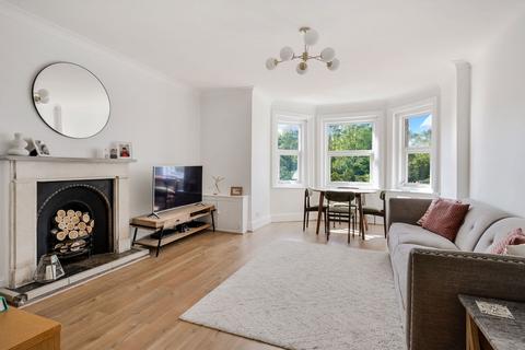 3 bedroom apartment for sale, Eastbourne Road, Godstone RH9