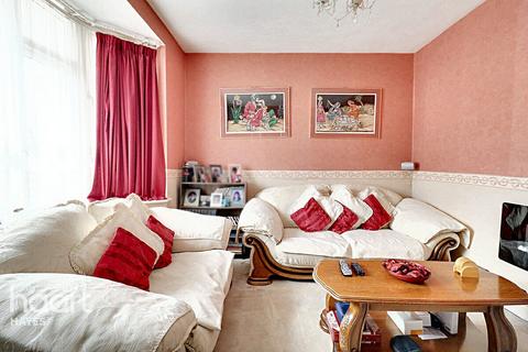 3 bedroom terraced house for sale, Cranborne Waye, Hayes