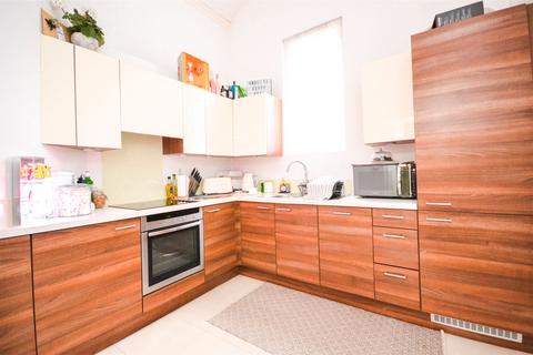 1 bedroom apartment for sale, Tudor Court, The Galleries, Brentwood