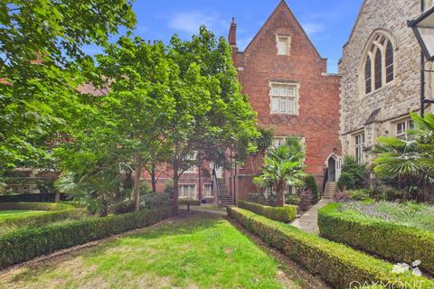 1 bedroom apartment for sale, Tudor Court, The Galleries, Brentwood