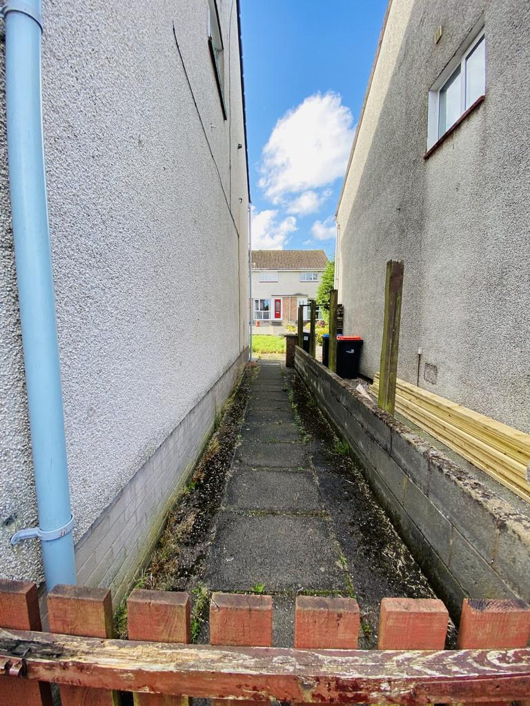 16 Elderbank Place, Dumfries, DG1 4 RY - Braidwoods