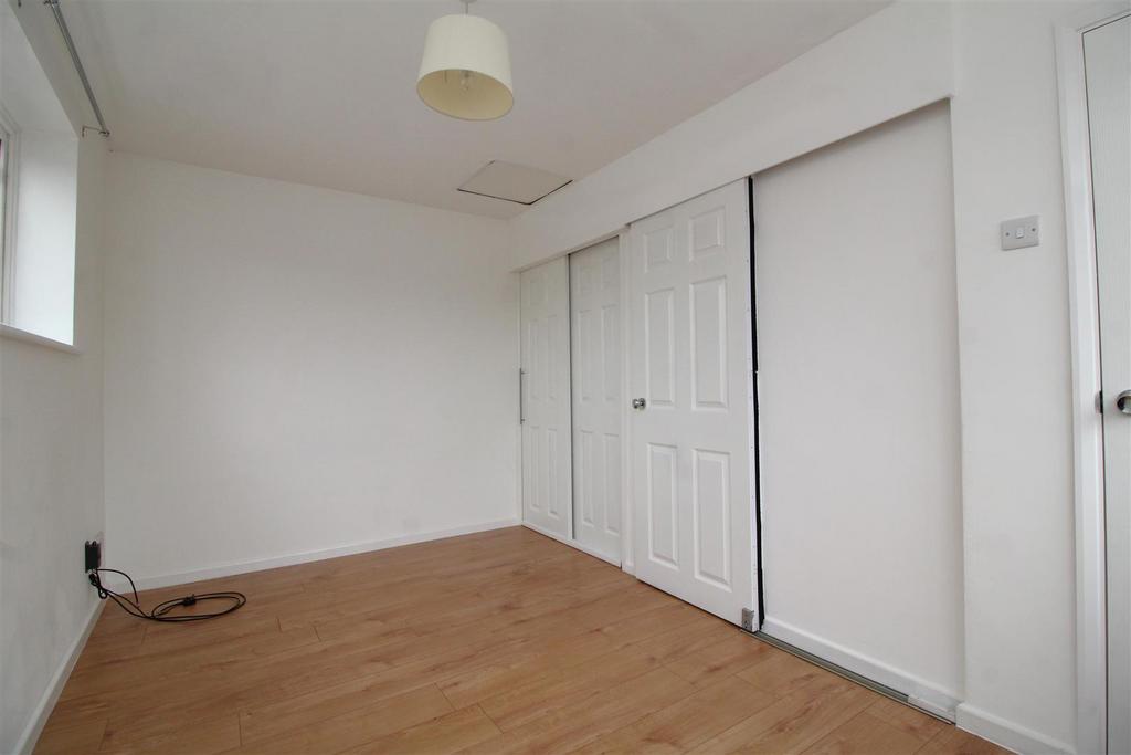 Bedroom 1 .JPG