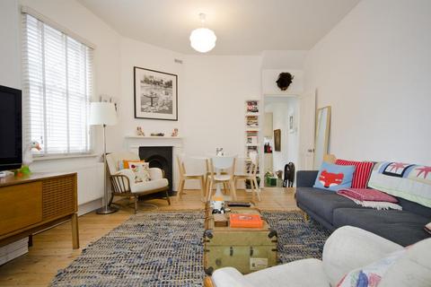 3 bedroom end of terrace house to rent, Beck Road, London, E8