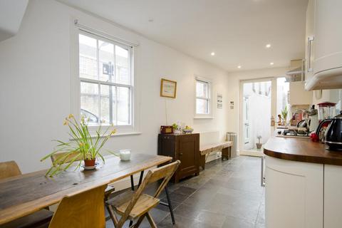 3 bedroom end of terrace house to rent, Beck Road, London, E8