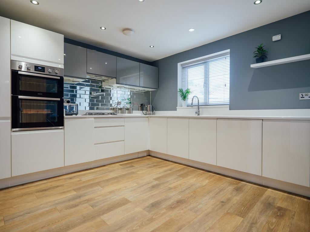 Kitchen / Breakfast Room