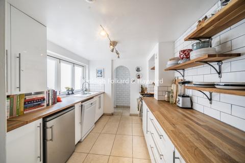 3 bedroom house to rent, Graveney Road Tooting SW17