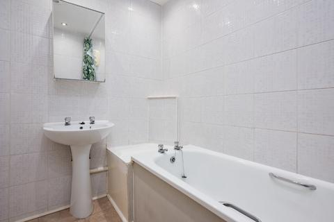 1 bedroom flat to rent, Logie Green Road, Canonmills, Edinburgh, EH7