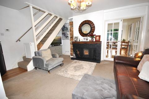 2 Blackthorn Close, Spratton, Northampton, NN6 8JJ