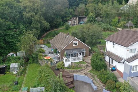 5 bedroom detached house for sale, Oaks Road, Abersychan, NP4