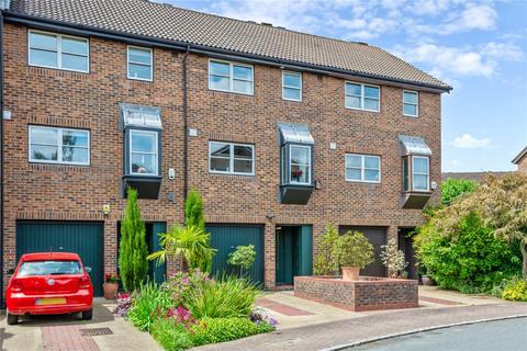 3 bedroom terraced house for sale, Paveley Drive, London, SW11