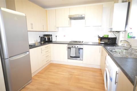 2 bedroom flat to rent, Queen Marys Avenue, Watford WD18