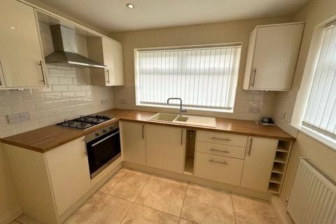 2 bedroom bungalow to rent, Trent Way, Newark, Nottinghamshire, NG24