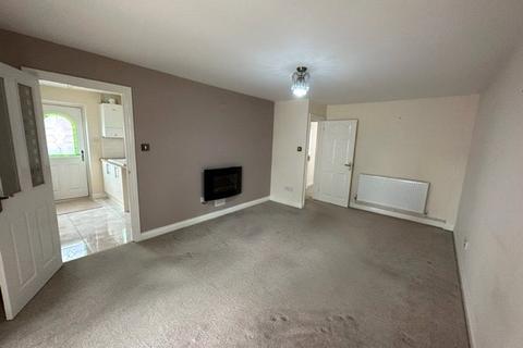 2 bedroom bungalow to rent, Trent Way, Newark, Nottinghamshire, NG24