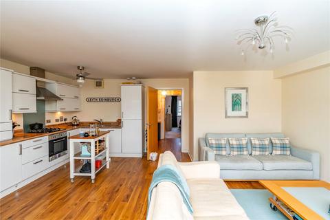 Flat 9, 3 Newhaven Road, Edinburgh, EH6 5PD