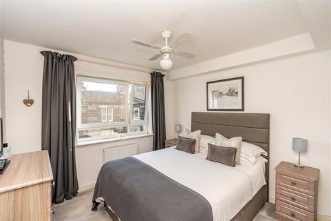 Flat 9, 3 Newhaven Road, Edinburgh, EH6 5PD