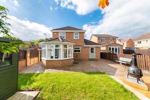 3 bedroom detached house for sale, Buttercup Close, Upton, WF9