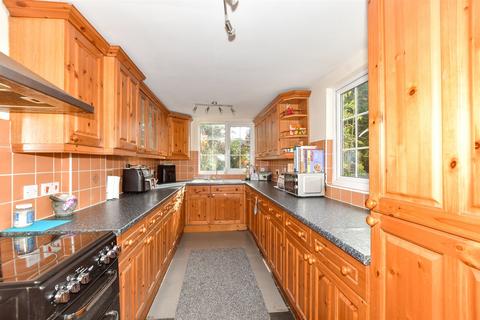 4 bedroom end of terrace house for sale, St. John's Road, New Romney, Kent