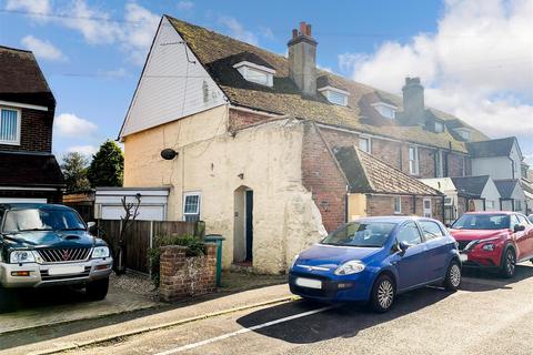 4 bedroom end of terrace house for sale, St. John's Road, New Romney, Kent