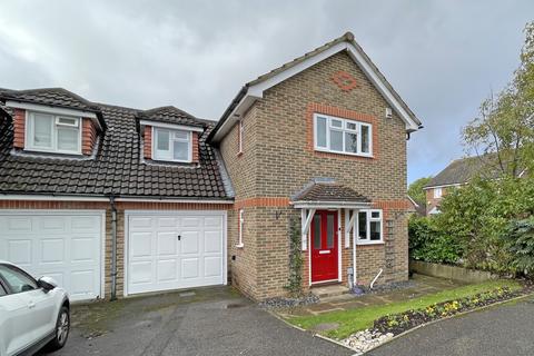 11 Primrose Walk, Ewell, Epsom, KT17 2EZ