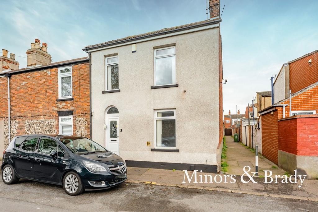 Belvidere Road, Great Yarmouth 3 bed end of terrace house for sale £