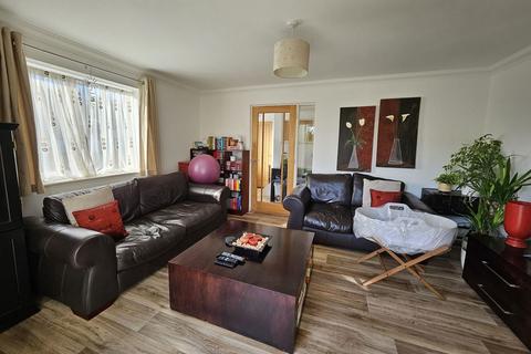 8a Green Close, Truro, TR1 2DD