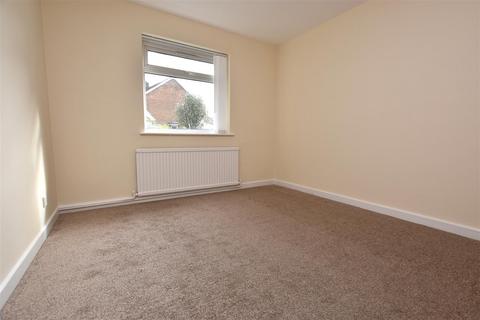 2 bedroom apartment to rent, Poplar Court, Leads Road ,Hull