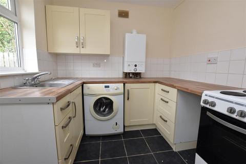 2 bedroom apartment to rent, Poplar Court, Leads Road ,Hull