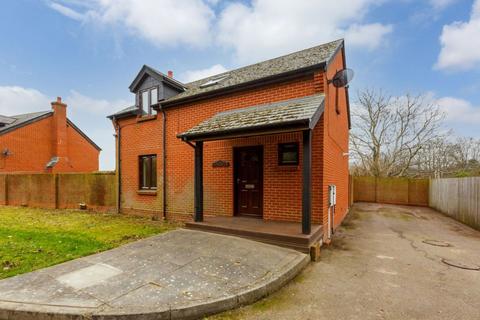 2 bedroom detached house to rent, Anthony Lane, Swanley BR8 7ND