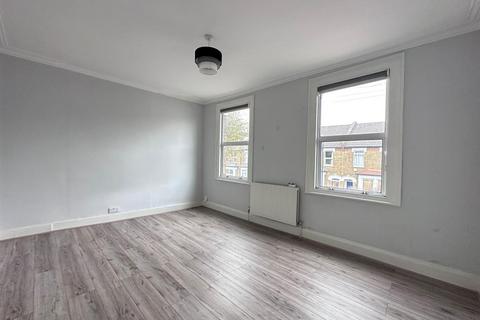 4 bedroom house to rent, Gordon Road