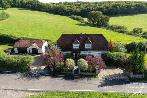 Edbury Mount End, Theydon Mount, Epping, CM16 7PS