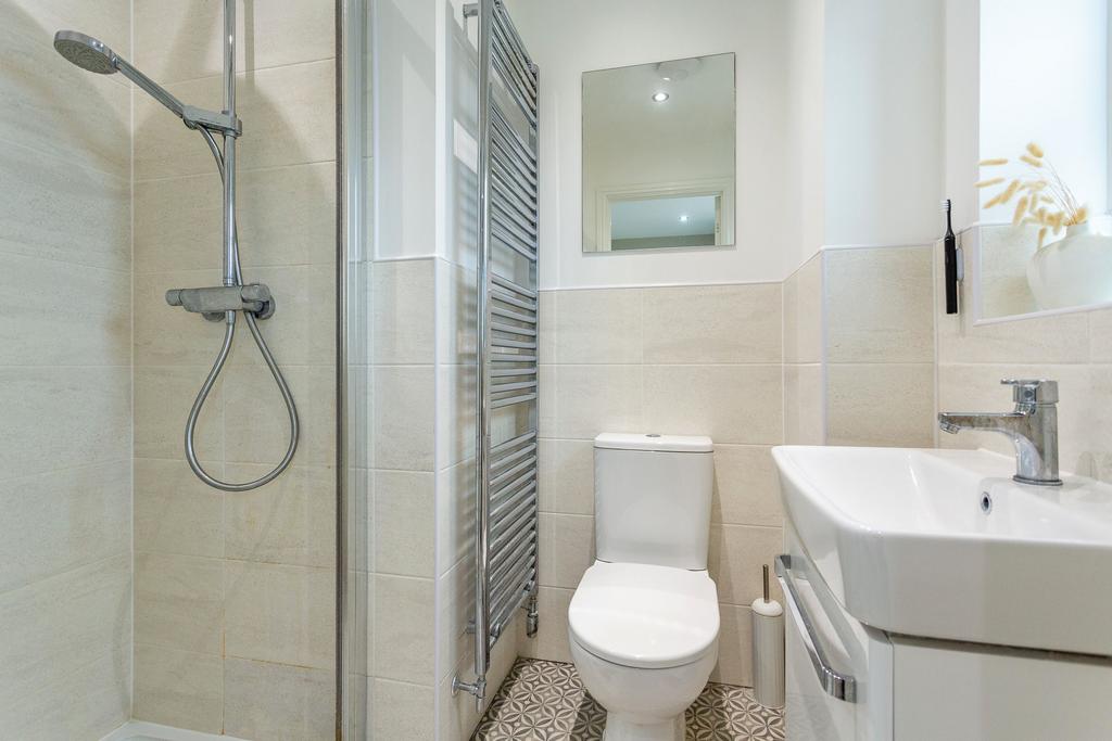Bedroom 1ensuite
