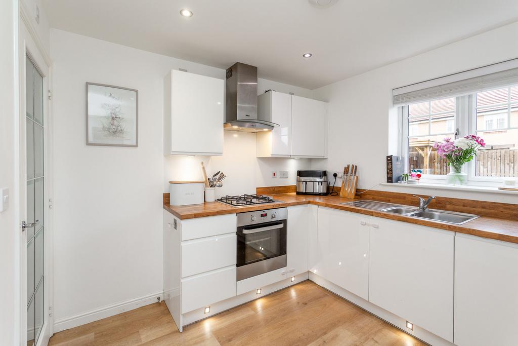 Kitchen b
