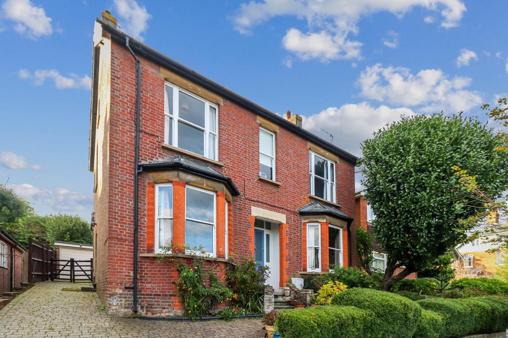 Stanley Avenue, Chesham... 5 bed detached house for sale £1,350,000