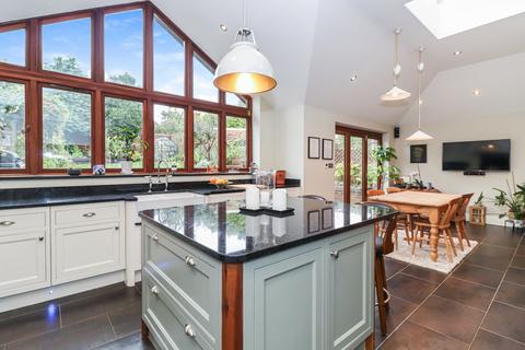 5 bedroom detached house for sale, Stanley Avenue, Chesham, Buckinghamshire, HP5