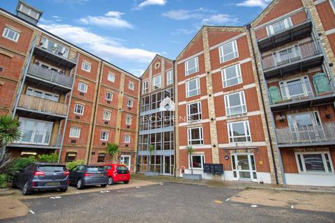 2 bedroom flat for sale, School Lane, Manningtree CO11