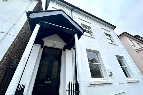 2 bedroom flat to rent, Gipsy Hill