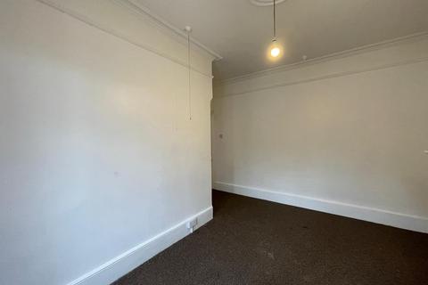 2 bedroom maisonette to rent, Hindes Road, Harrow HA1