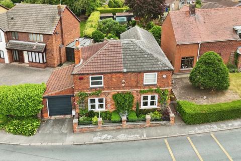4 bedroom detached house for sale, Chapel Cottages, Burstwick, Hull, East Riding of Yorkshire, HU12 9EP