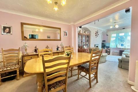 2 Barton Crescent, Paignton, TQ3 3JE