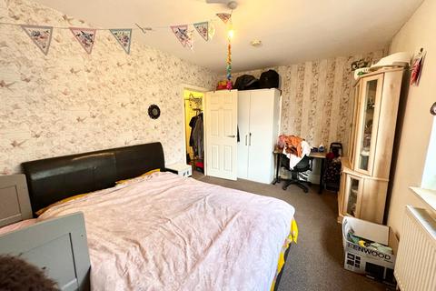 1 bedroom flat for sale, Romford Road, London E7