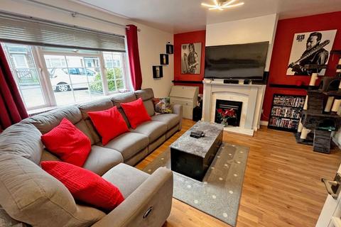 3 bedroom terraced house for sale, Siddons Road, Stevenage