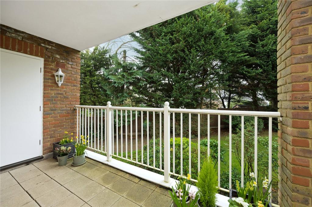 Balcony/Store