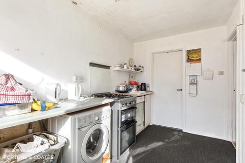 6 Longfield, Harlow, CM18 6JY