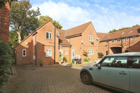 1 bedroom end of terrace house for sale, St. James Court, Church Street, Sutton-On-Hull, HU7 4TA