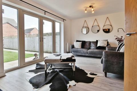 4 bedroom end of terrace house for sale, Larkin Lane, Kingswood, Hull,  HU7 3NA