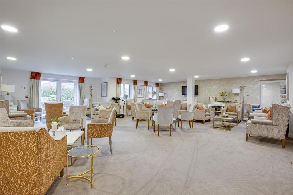 30 Trinity Place, HP15 7 EG-1.jpg