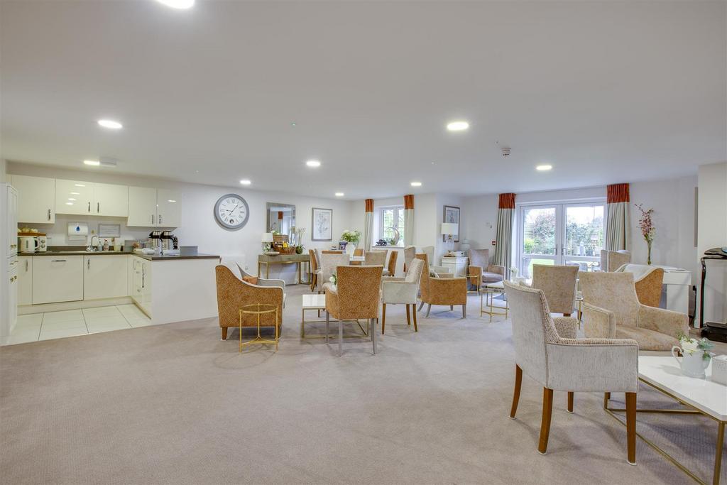 30 Trinity Place, HP15 7 EG-2.jpg