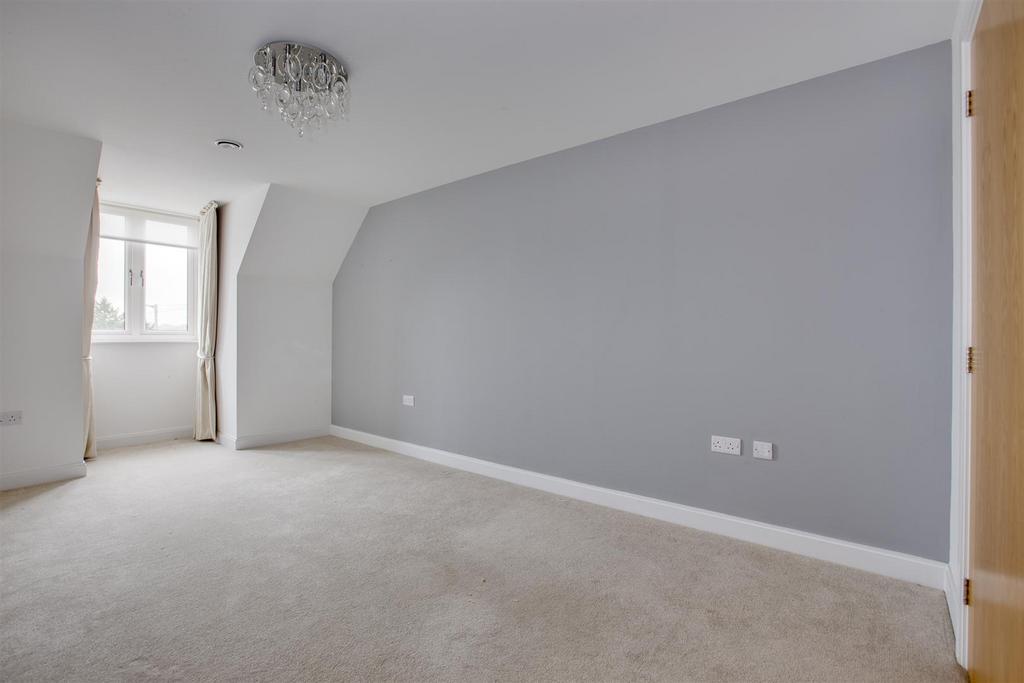 30 Trinity Place, HP15 7 EG-4.jpg